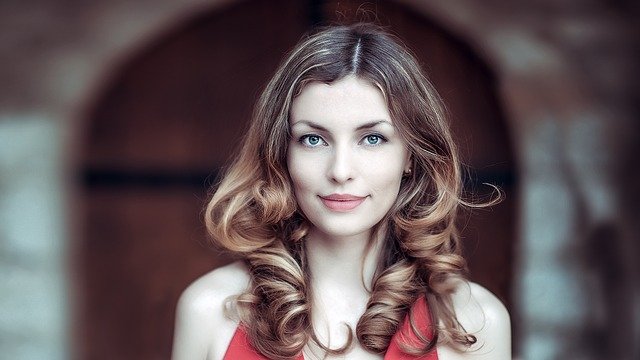 Ein toller Look dank „Nude“-Make-up